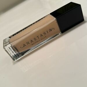 Anastasia Beverly Hills Luminous Foundation